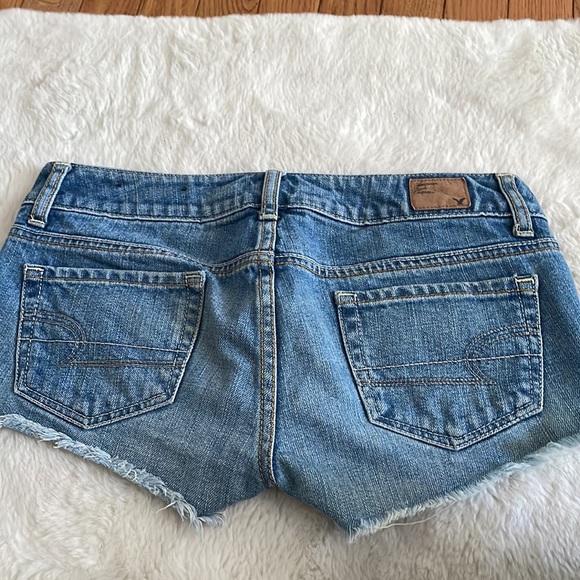 American Eagle Y2K style low rise jean shorts - Picture 2 of 4
